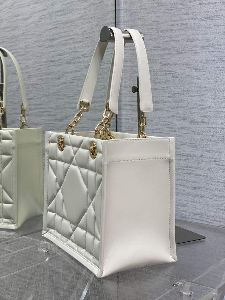 Dior M8721 Medium Essential Tote Bag White Archicannage Calfskin
