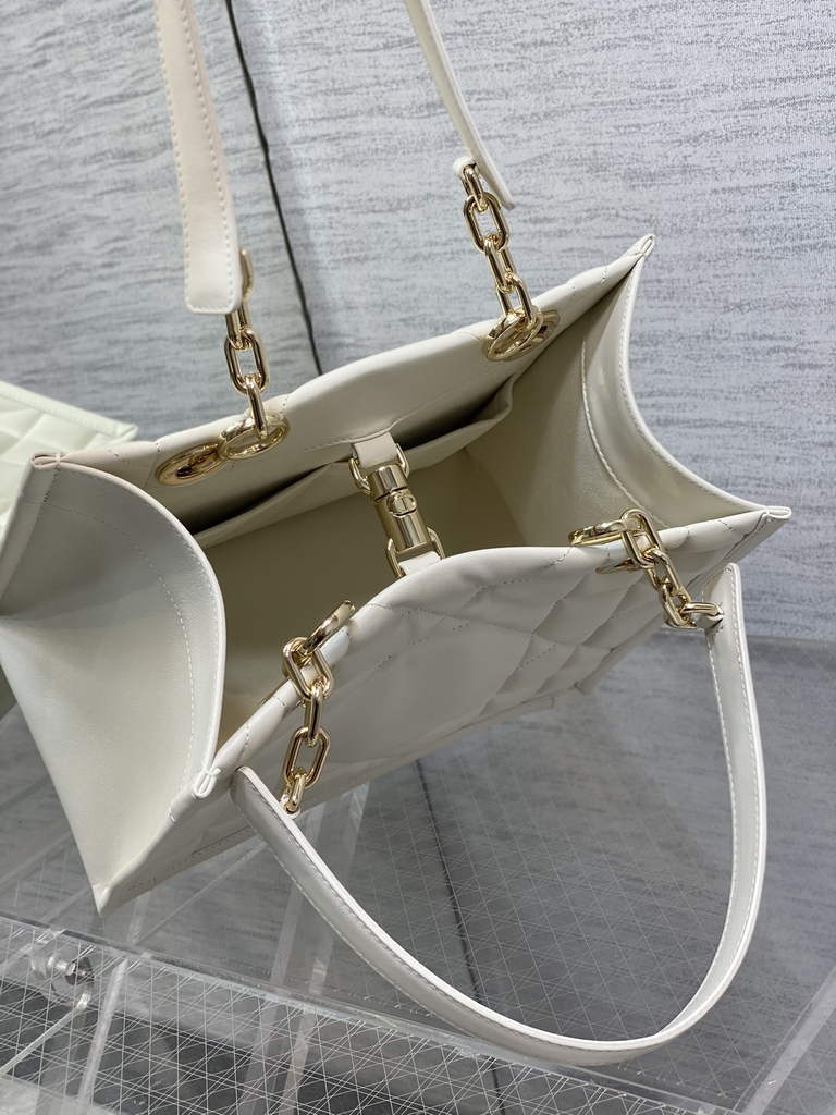 Dior M8721 Medium Essential Tote Bag White Archicannage Calfskin