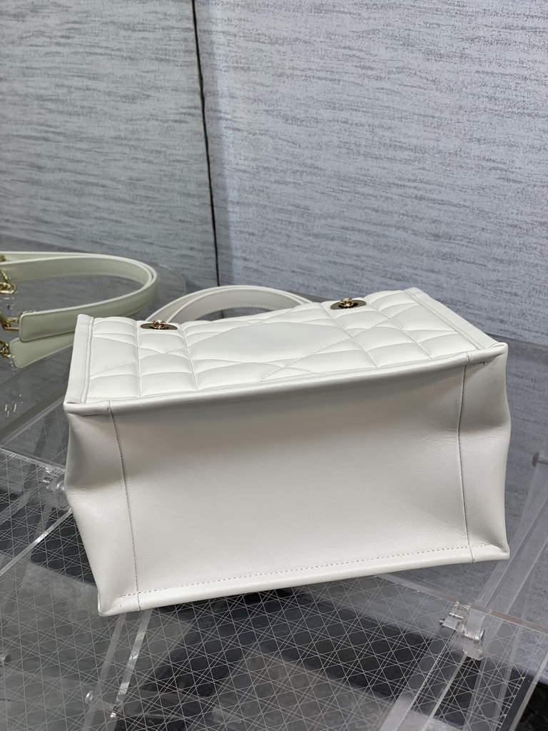 Dior M8721 Medium Essential Tote Bag White Archicannage Calfskin