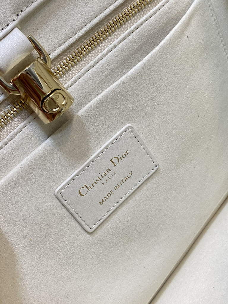 Dior M8721 Medium Essential Tote Bag White Archicannage Calfskin