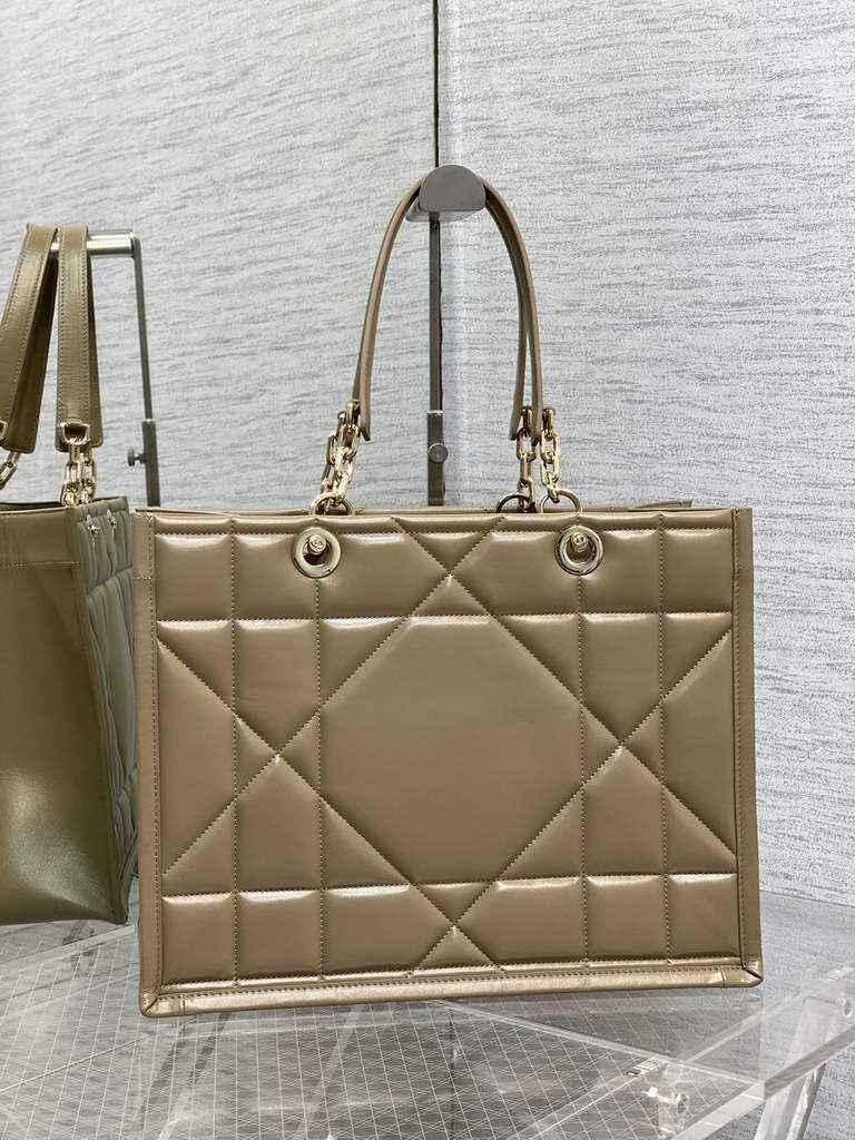 Dior M8722 Large Essential Tote Bag Hazelnut Archicannage Calfskin