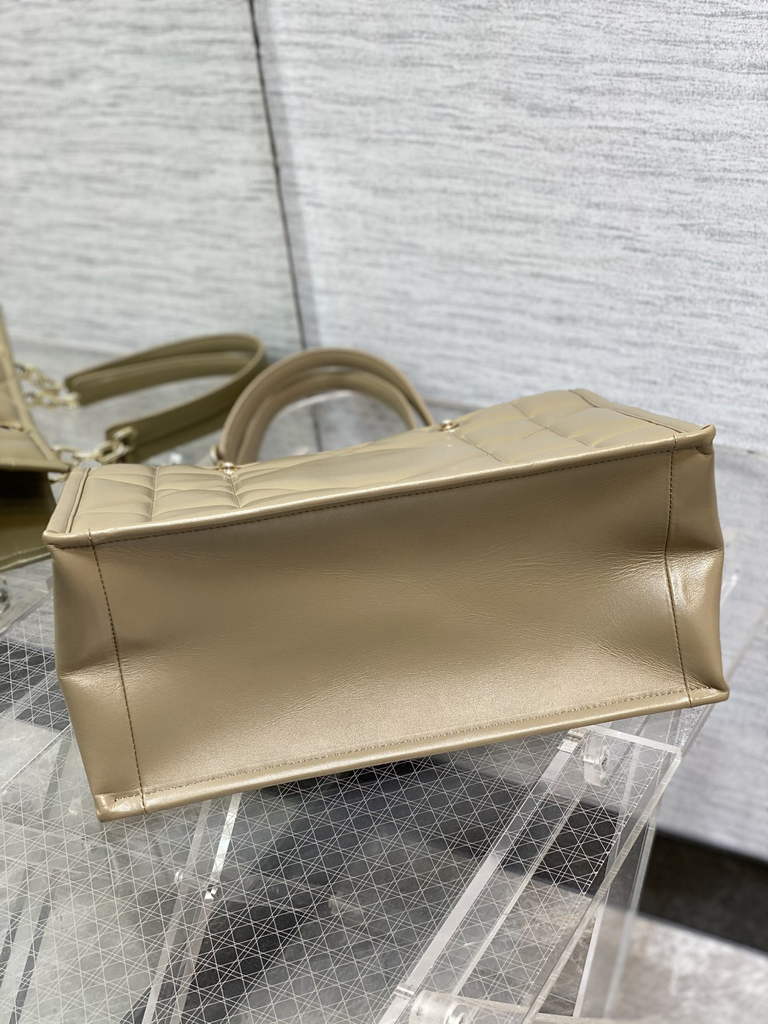 Dior M8722 Large Essential Tote Bag Hazelnut Archicannage Calfskin