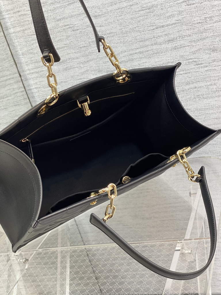 Dior M8722 Large Essential Tote Bag Black Archicannage Calfskin