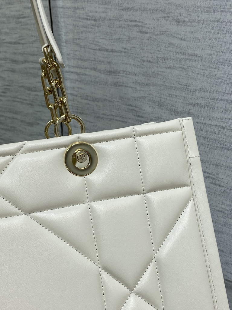Dior M8722 Large Essential Tote Bag White Archicannage Calfskin - Default Title - View 3