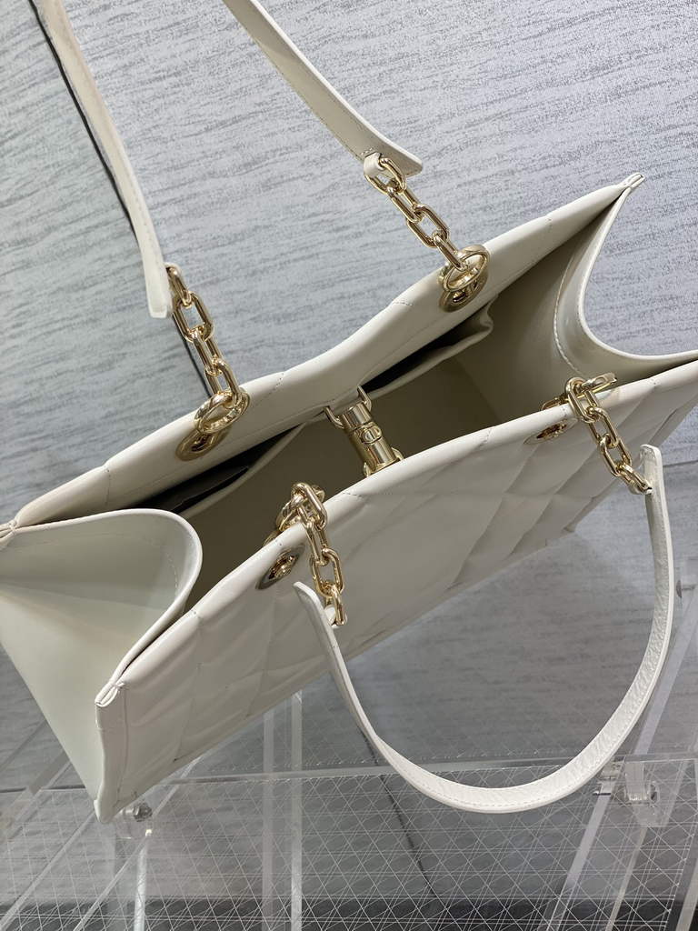 Dior M8722 Large Essential Tote Bag White Archicannage Calfskin