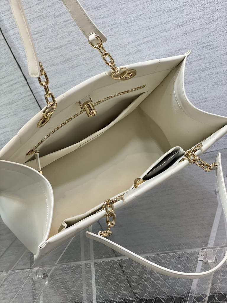 Dior M8722 Large Essential Tote Bag White Archicannage Calfskin