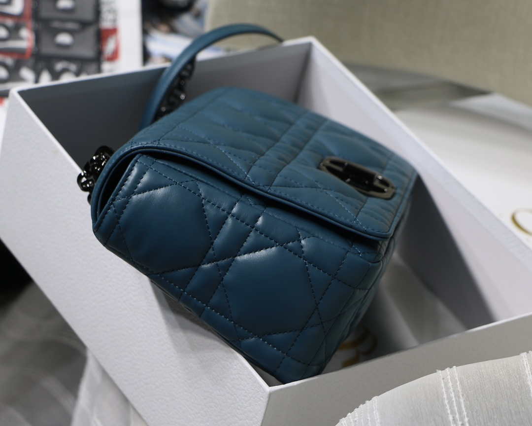 Dior Large Quilted Macrocannage M9243 Calfskin Blue - Default Title - View 6