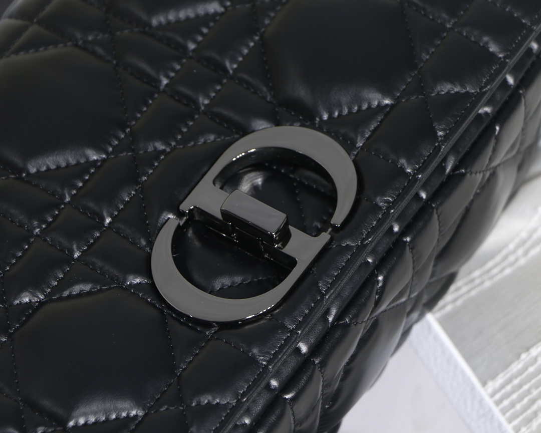 Dior Large Quilted Macrocannage M9243 Calfskin Black - Default Title - View 3