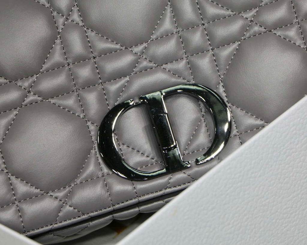 Dior Large Quilted Macrocannage M9243 Calfskin Gray - Default Title - View 3