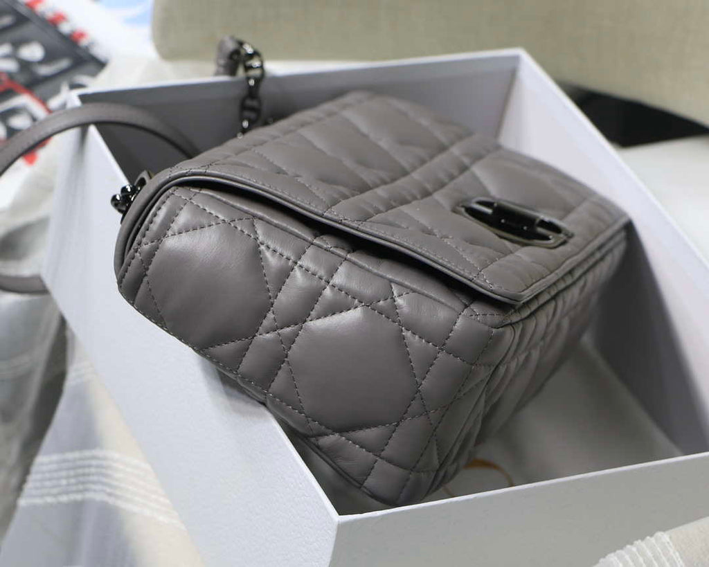 Dior Large Quilted Macrocannage M9243 Calfskin Gray - Default Title - View 6