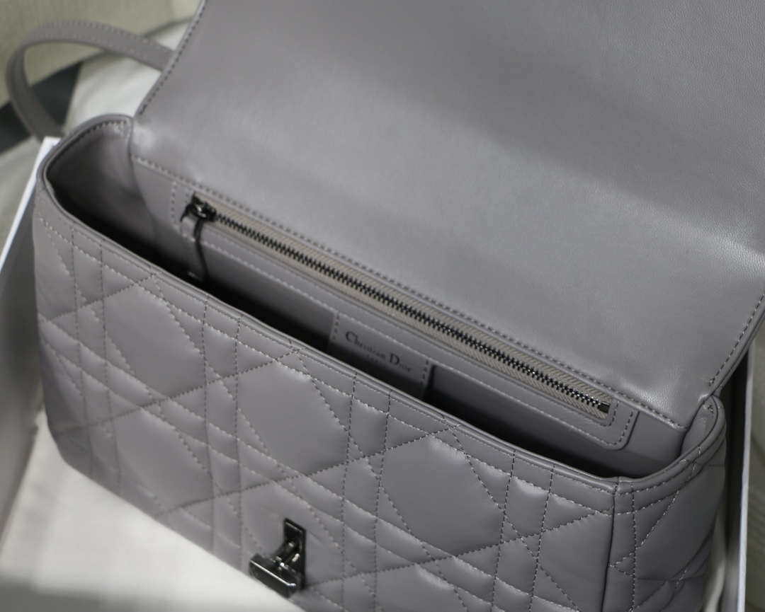 Dior Large Quilted Macrocannage M9243 Calfskin Gray - Default Title - View 8