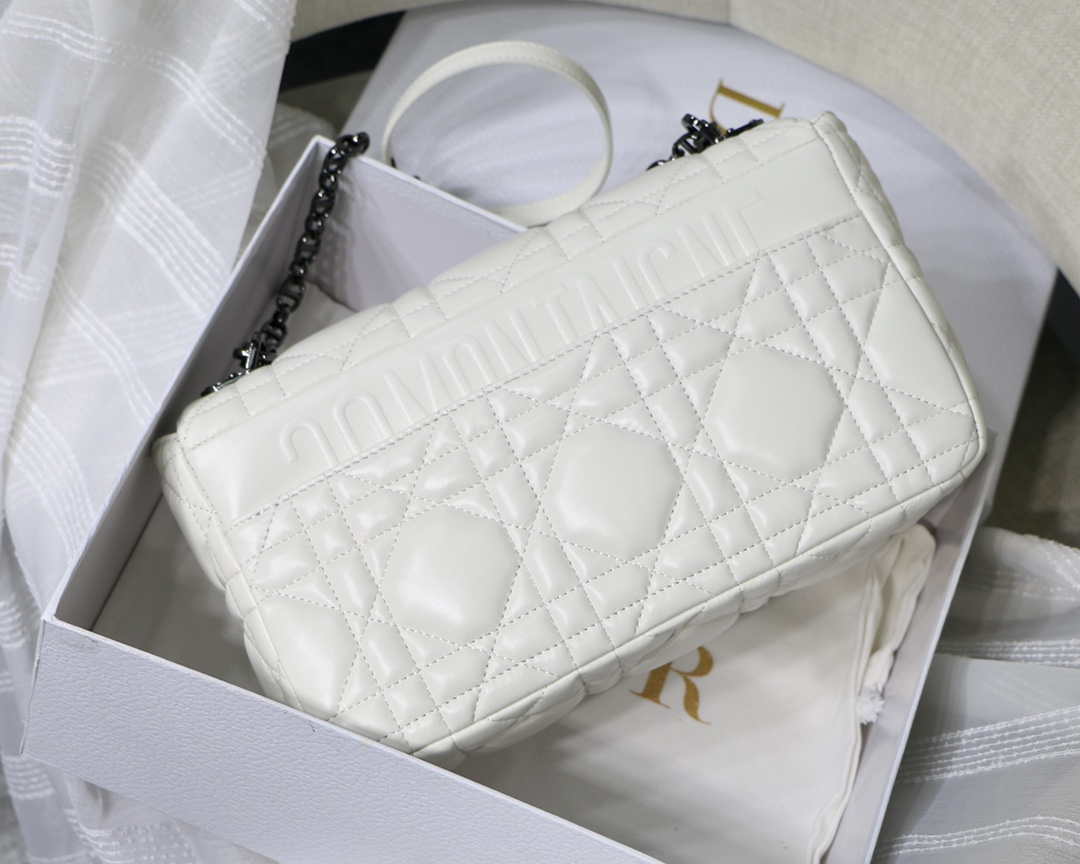 Dior Large Quilted Macrocannage M9243 Calfskin White with Black logo - Default Title - View 4