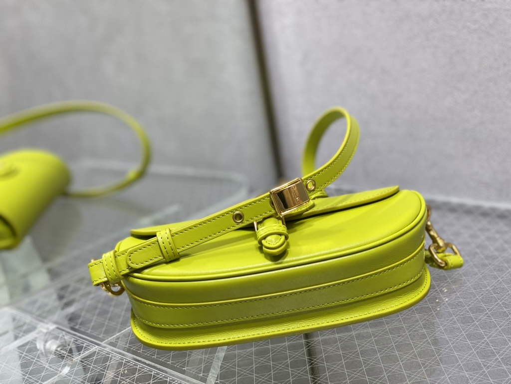 Dior M9327 Bobby East-West Bag Green Box Calfskin