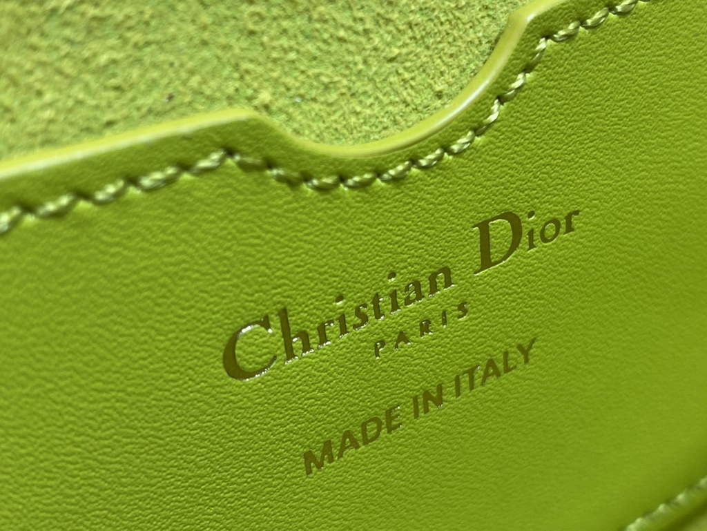 Dior M9327 Bobby East-West Bag Green Box Calfskin