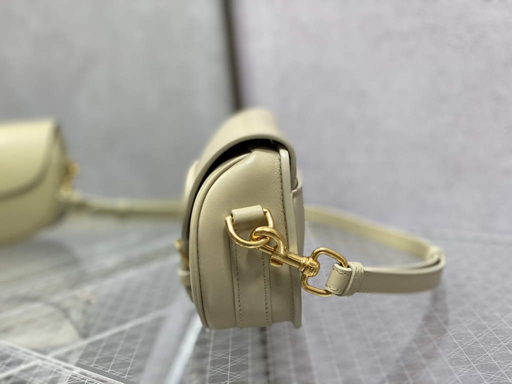 Dior M9327 Bobby East-West Bag Beige Box Calfskin