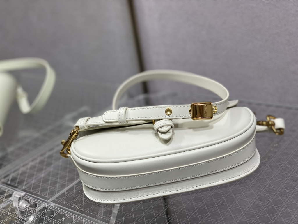 Dior M9327 Bobby East-West Bag White Box Calfskin