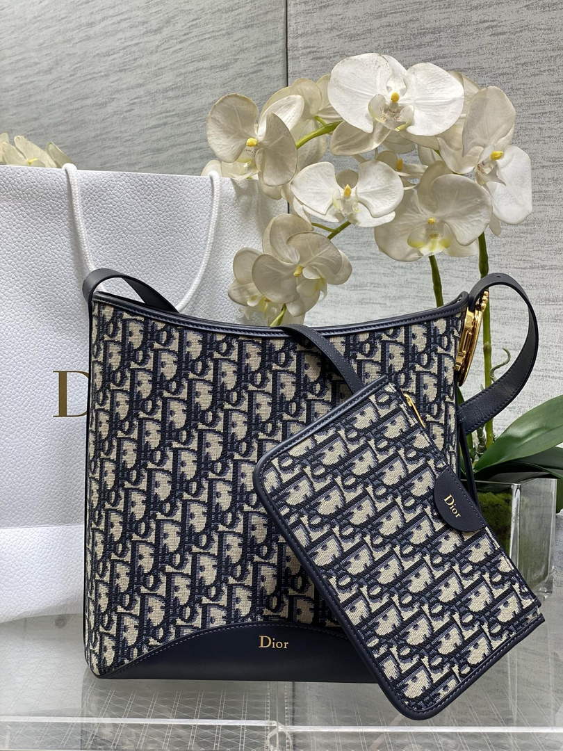 Medium Dior Médaillon Bucket Bag - Blue Oblique Jacquard M1532 - Default Title - View 1