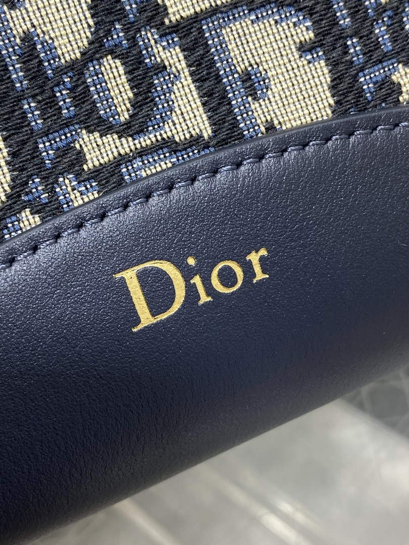 Medium Dior Médaillon Bucket Bag - Blue Oblique Jacquard M1532 - Default Title - View 4