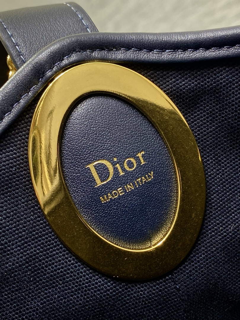 Medium Dior Médaillon Bucket Bag - Blue Oblique Jacquard M1532 - Default Title - View 10