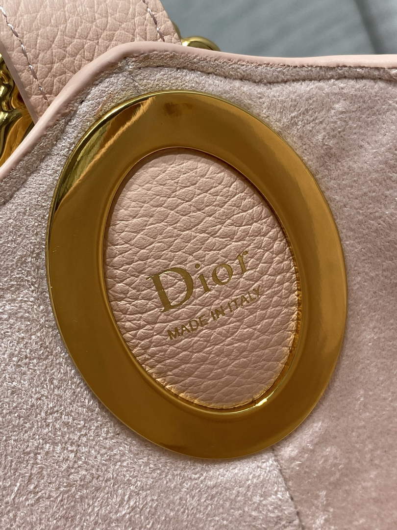 Medium Dior Médaillon Bucket Bag - Light Pink Grained Calfskin M1532 - Default Title - View 10