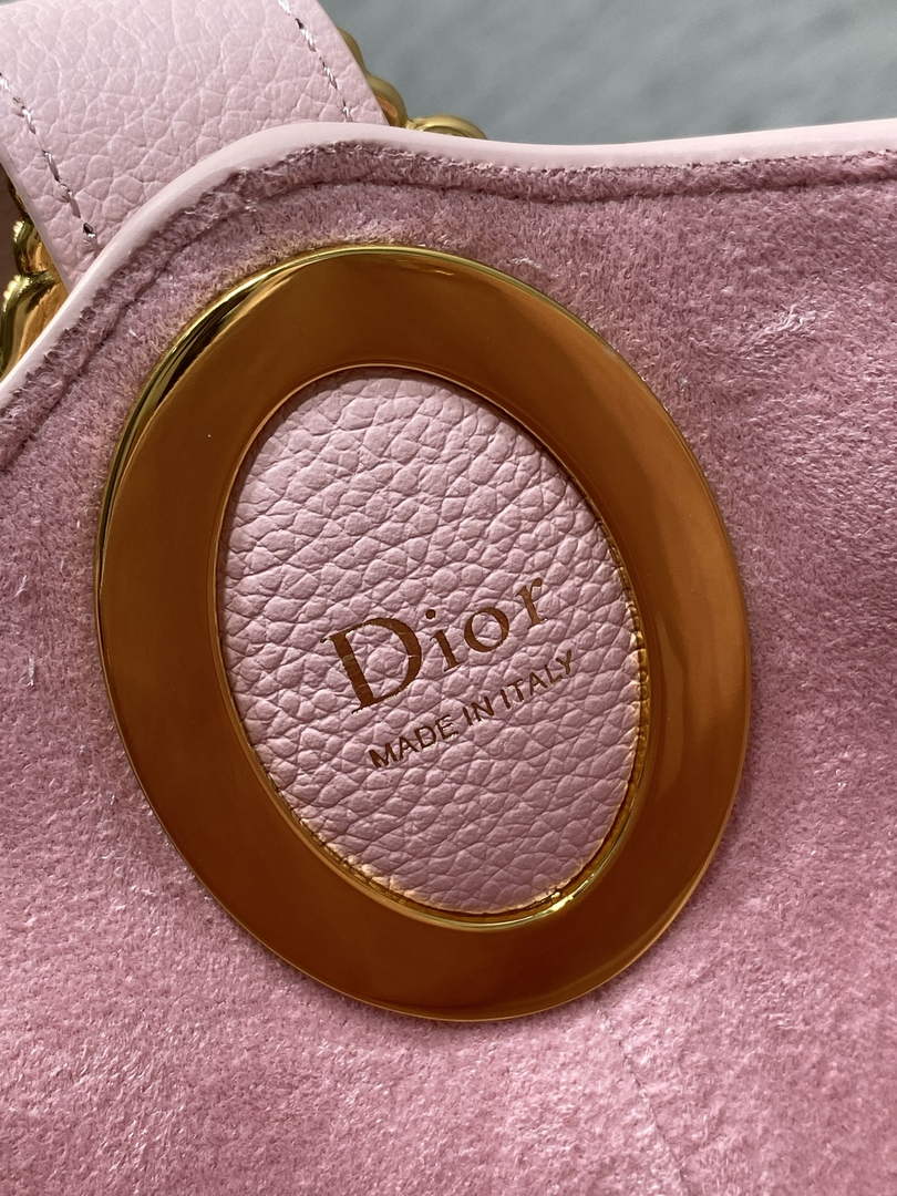 Medium Dior Médaillon Bucket Bag - Pink Grained Calfskin M1532 - Default Title - View 10