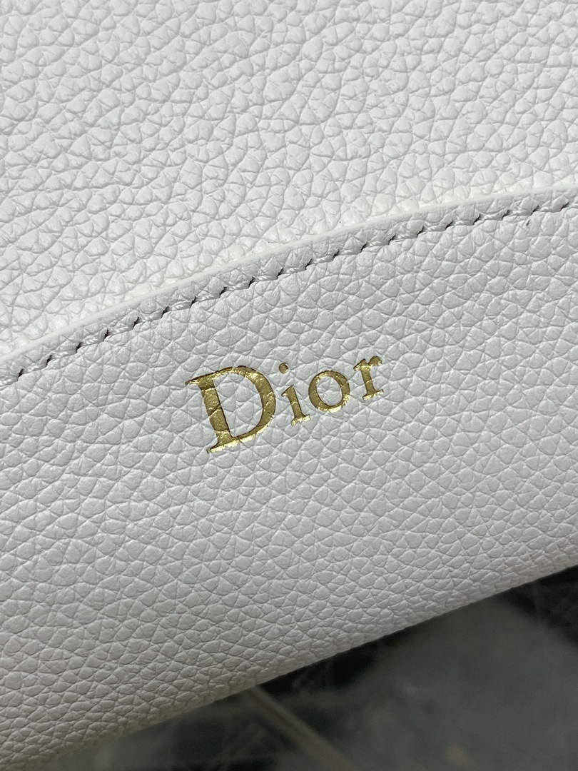 Medium Dior Médaillon Bucket Bag - White Grained Calfskin M1532 - Default Title - View 4
