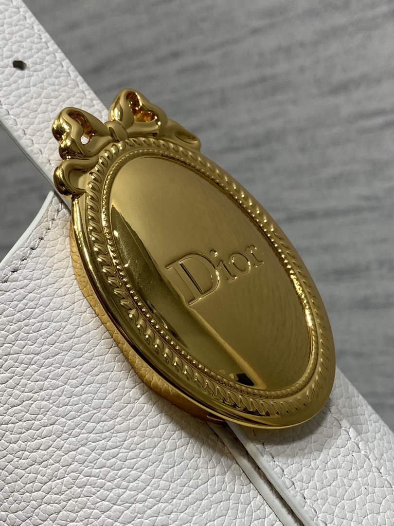 Medium Dior Médaillon Bucket Bag - White Grained Calfskin M1532 - Default Title - View 5