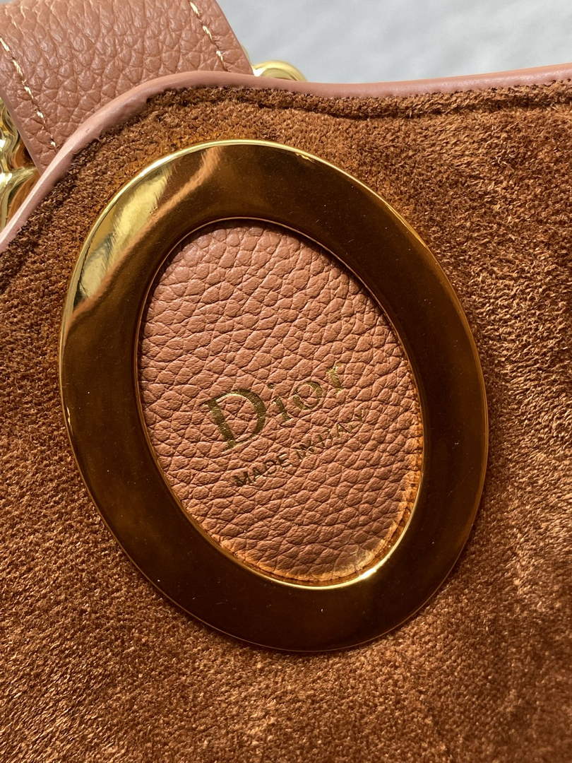 Medium Dior Médaillon Bucket Bag - Brown Grained Calfskin M1532 - Default Title - View 10