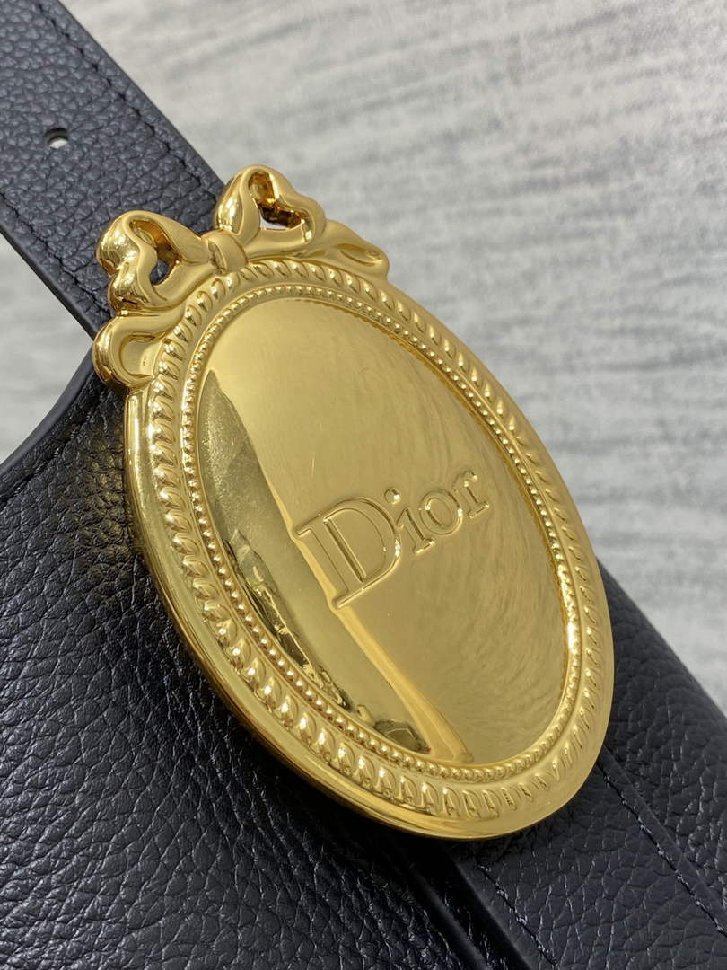 Medium Dior Médaillon Bucket Bag - Black Grained Calfskin M1532 - Default Title - View 5