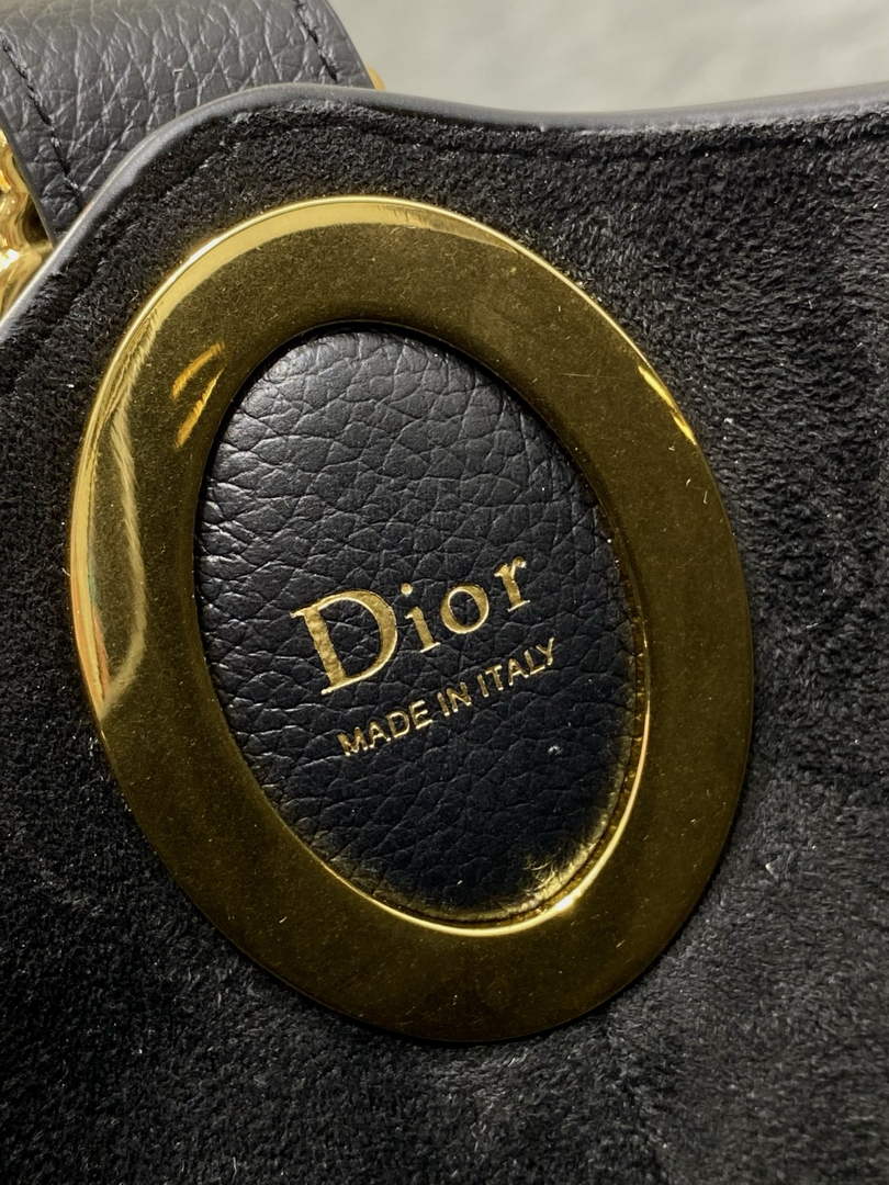 Medium Dior Médaillon Bucket Bag - Black Grained Calfskin M1532 - Default Title - View 10
