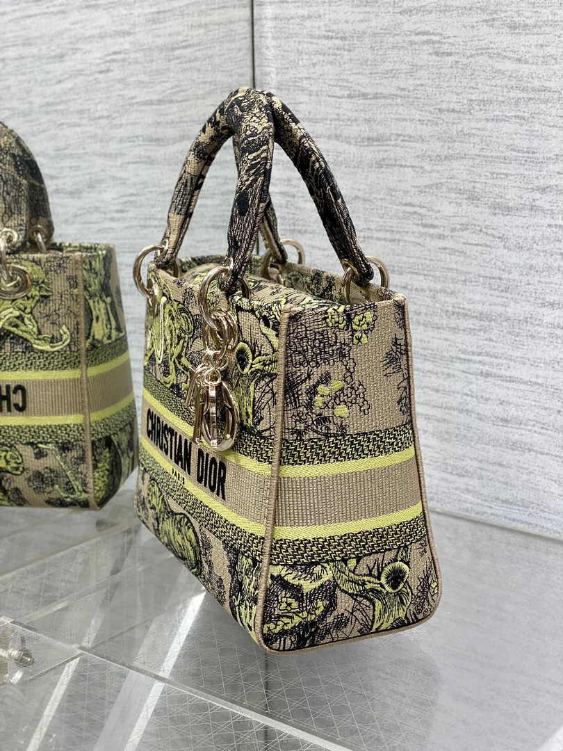 Dior Medium Dioriviera Lady D-Lite Bag M0565 Raffia with Lemon Yellow - Default Title - View 4