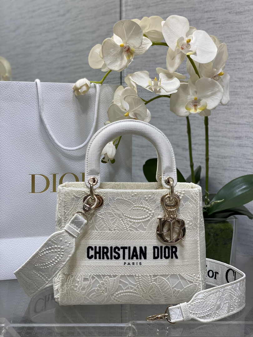 Dior Medium Lady D-Lite Bag M0565 White Butterfly Macramé Embroidery - Default Title - View 1