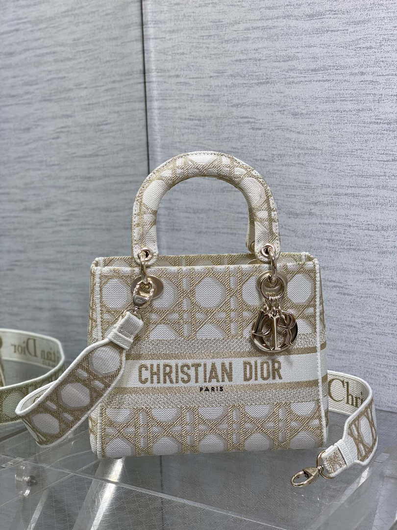 Dior Medium Lady D-Lite Bag M0565 White and Gold-Tone Macrocannage Embroidery - Default Title - View 2