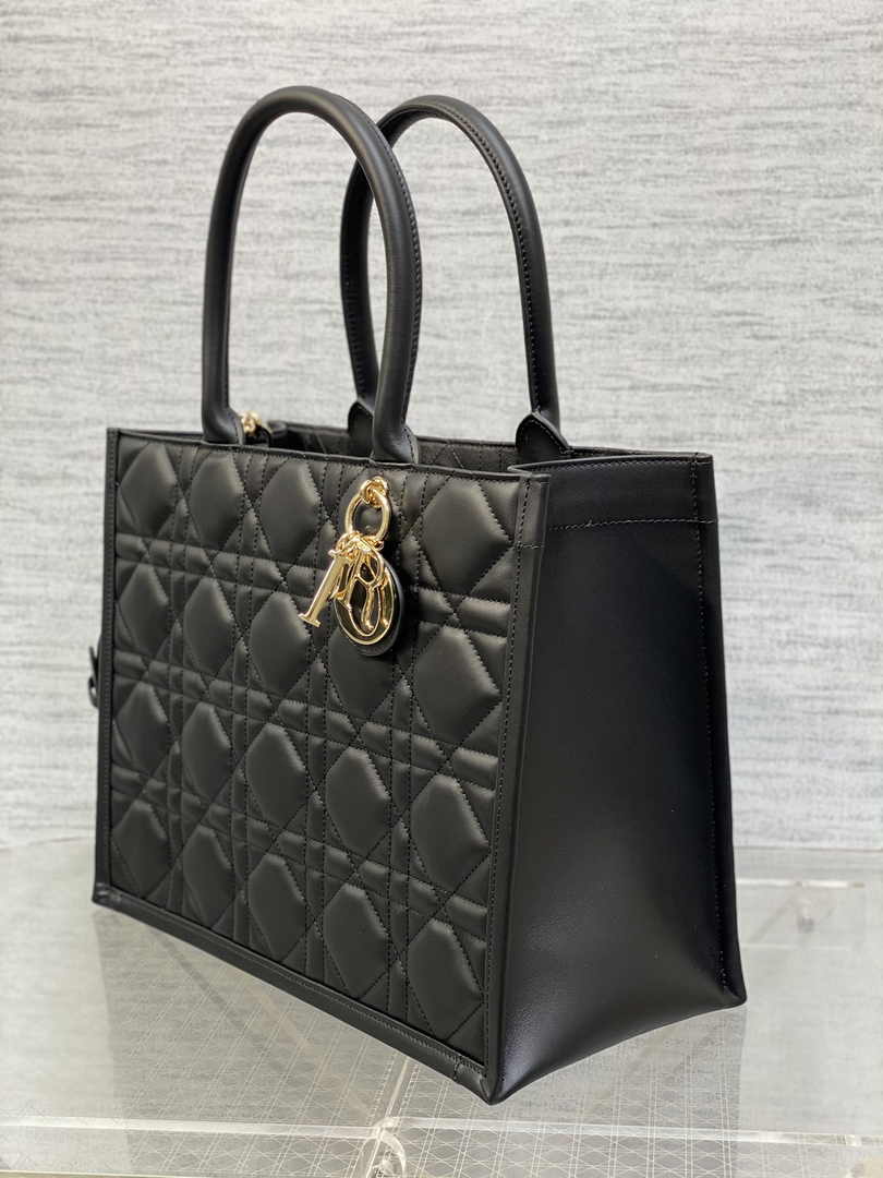 Dior Medium Book Tote M1324 Black Macrocannage Calfskin