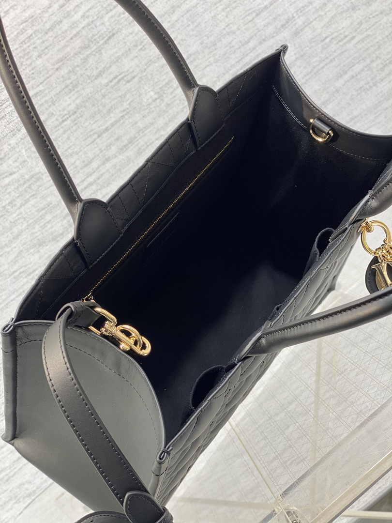 Dior Medium Book Tote M1324 Black Macrocannage Calfskin