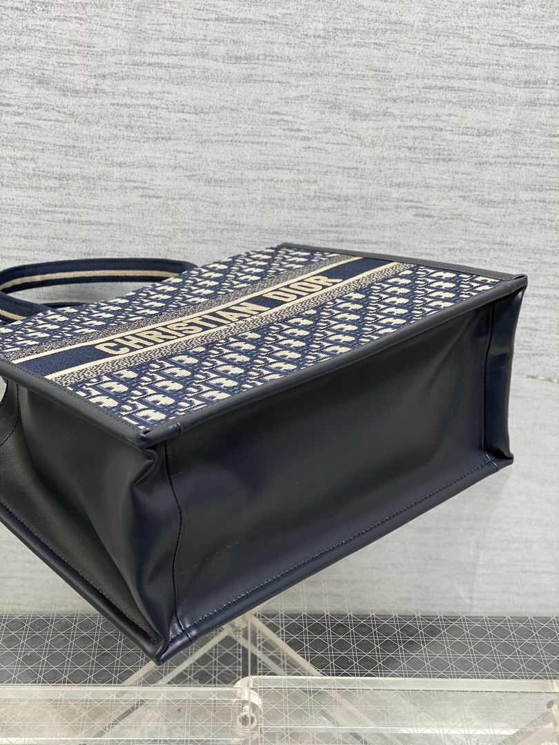 Dior Medium Book Tote M1324 Blue Dior Oblique Embroidery