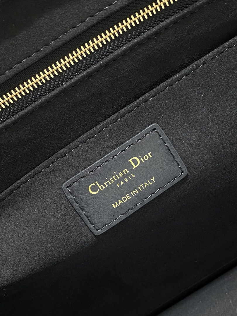 Dior Medium Book Tote M1324 Blue Dior Oblique Embroidery