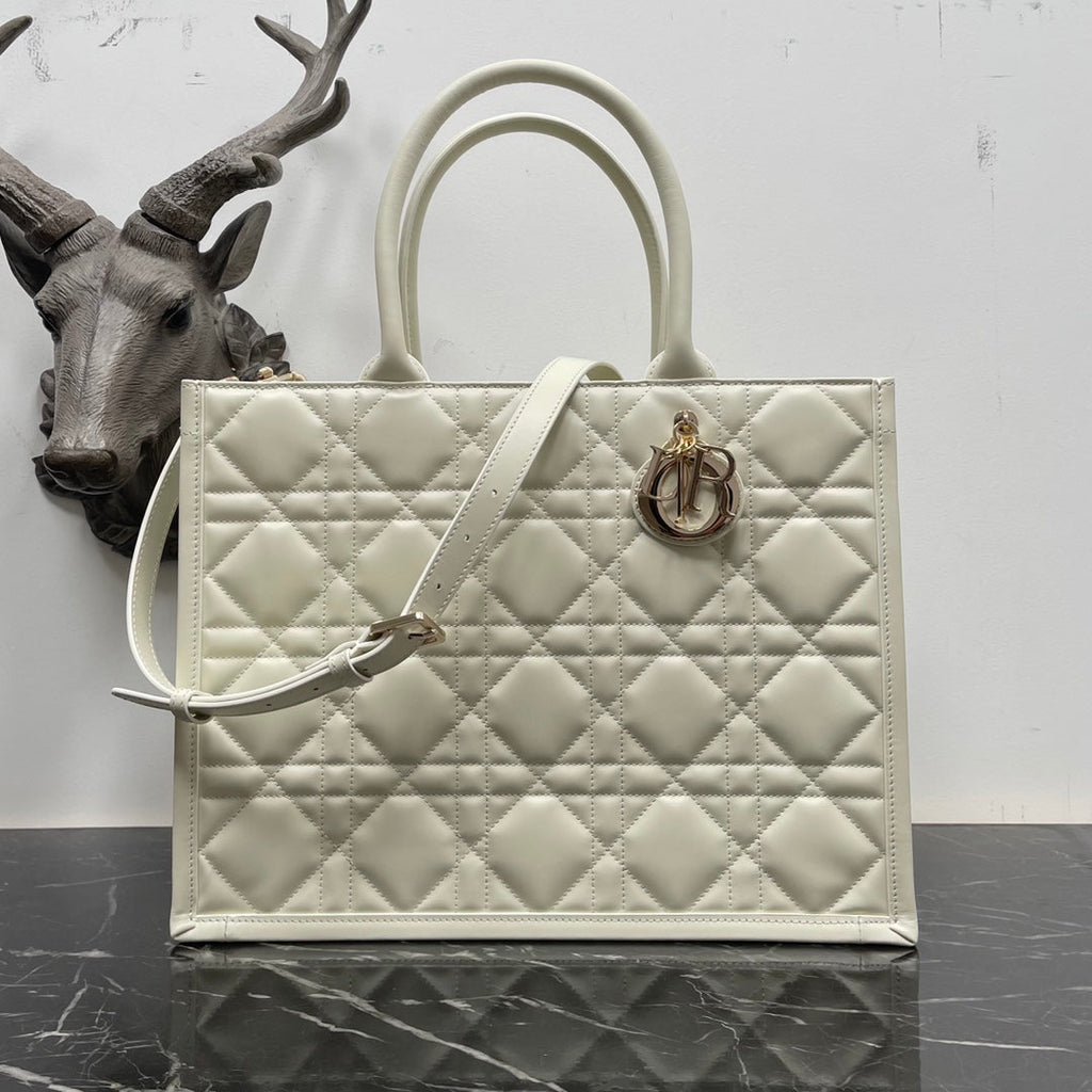Dior Medium Book Tote M1324 White Macrocannage Calfskin