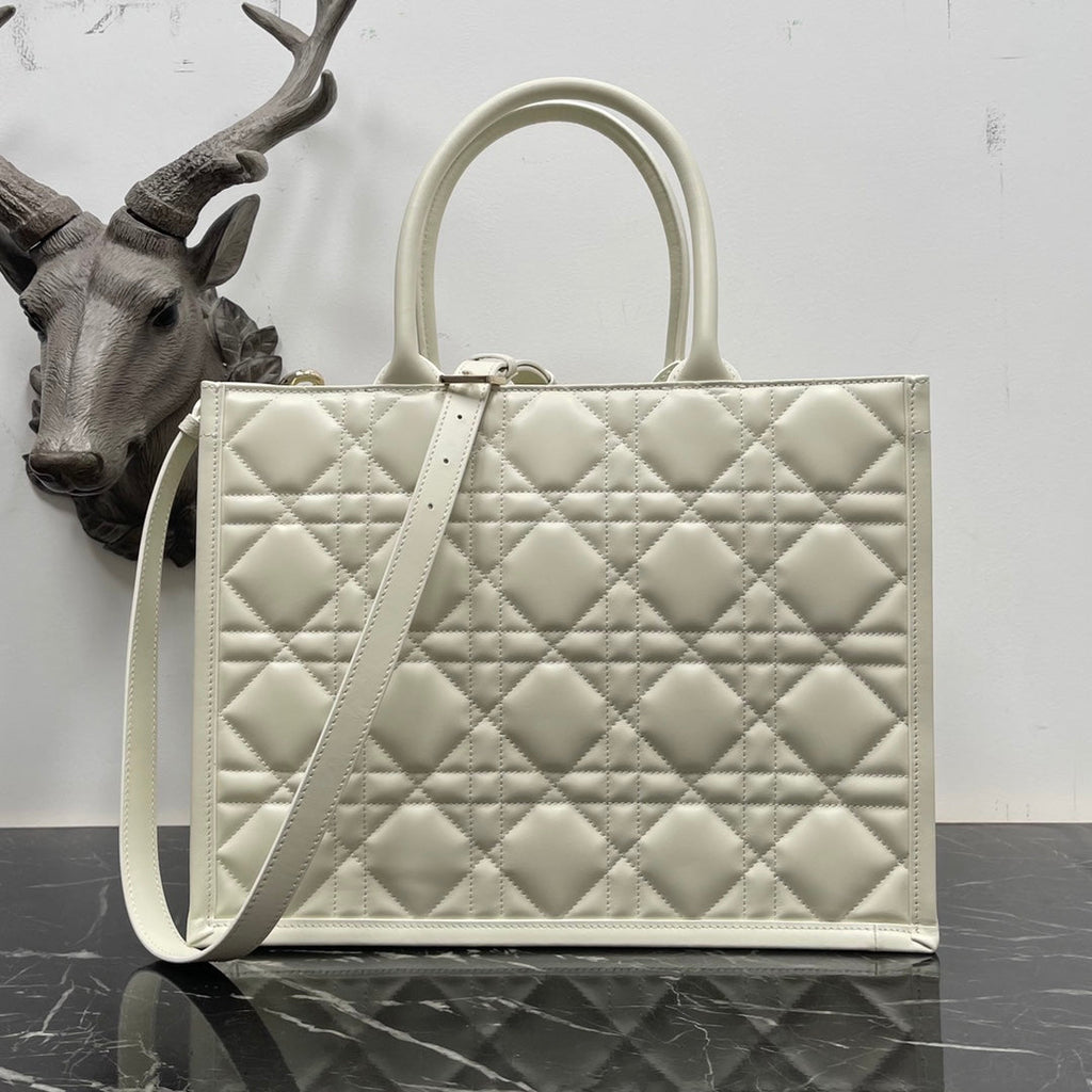 Dior Medium Book Tote M1324 White Macrocannage Calfskin