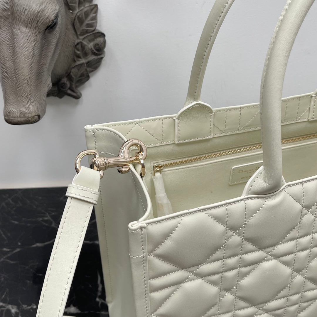 Dior Medium Book Tote M1324 White Macrocannage Calfskin