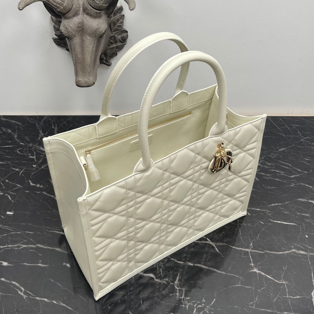 Dior Medium Book Tote M1324 White Macrocannage Calfskin