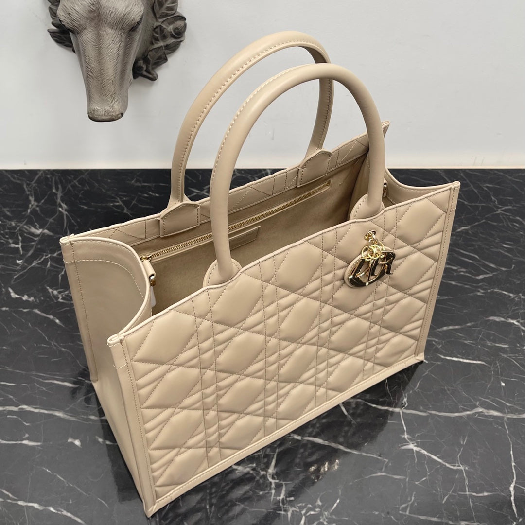 Dior Medium Book Tote M1324 Beige Macrocannage Calfskin