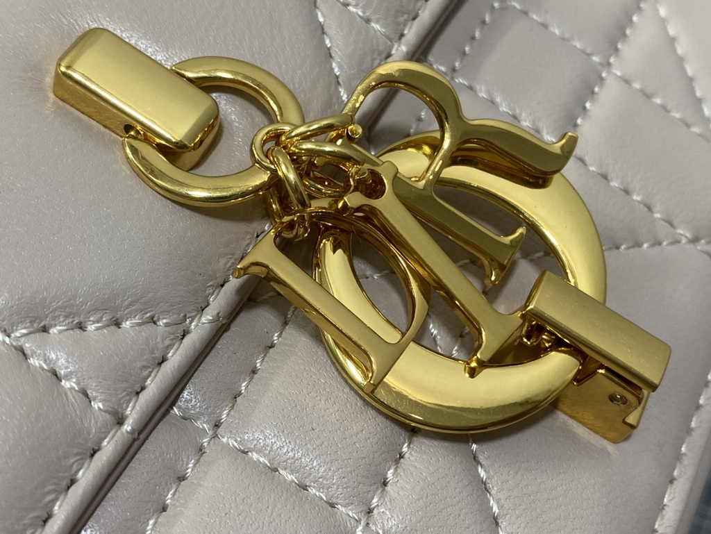 Dior Miss Daisy Mini Bag S3300 Trench Beige Macrocannage Lambskin - Default Title - View 4