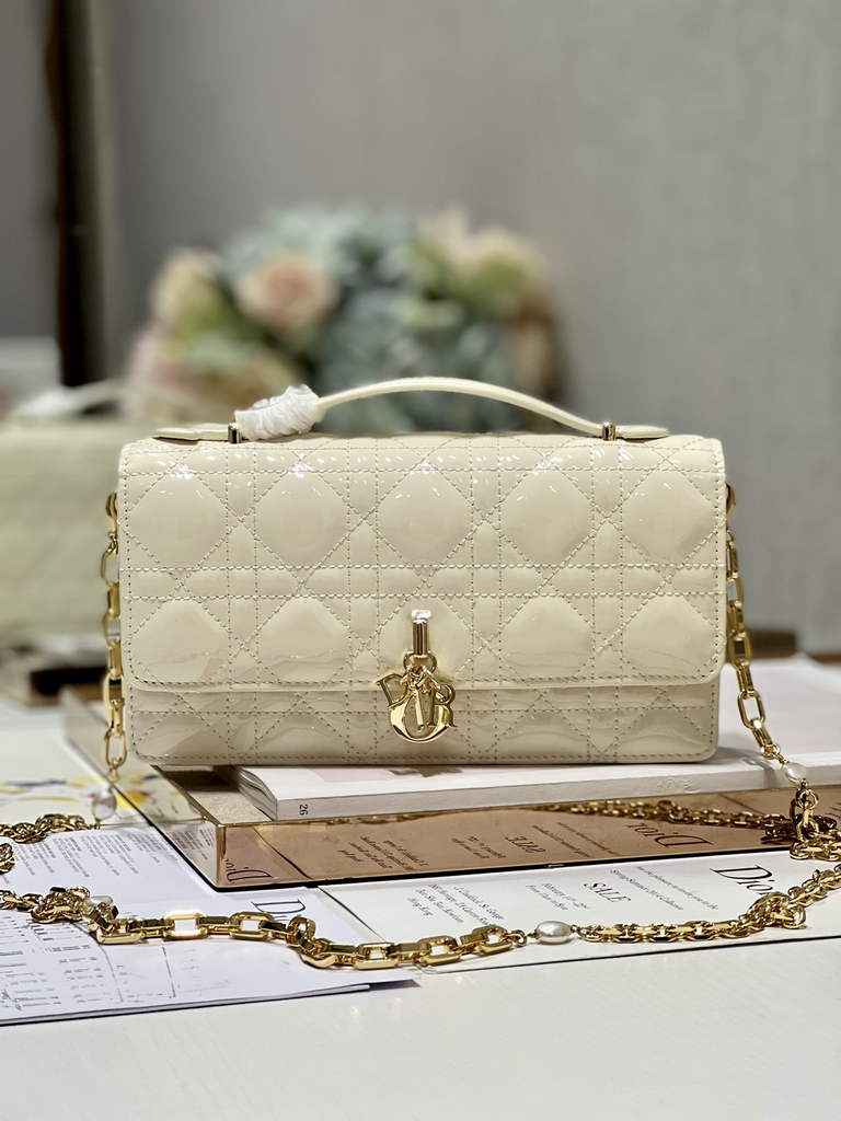 Dior S0980 Mini Miss Bag Rose Des Vents Cannage Patent Calfskin Beige - Default Title - View 1