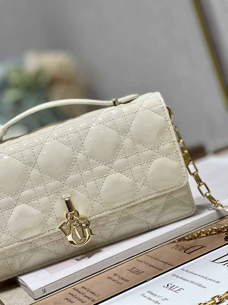 Dior S0980 Mini Miss Bag Rose Des Vents Cannage Patent Calfskin Beige - Default Title - View 3
