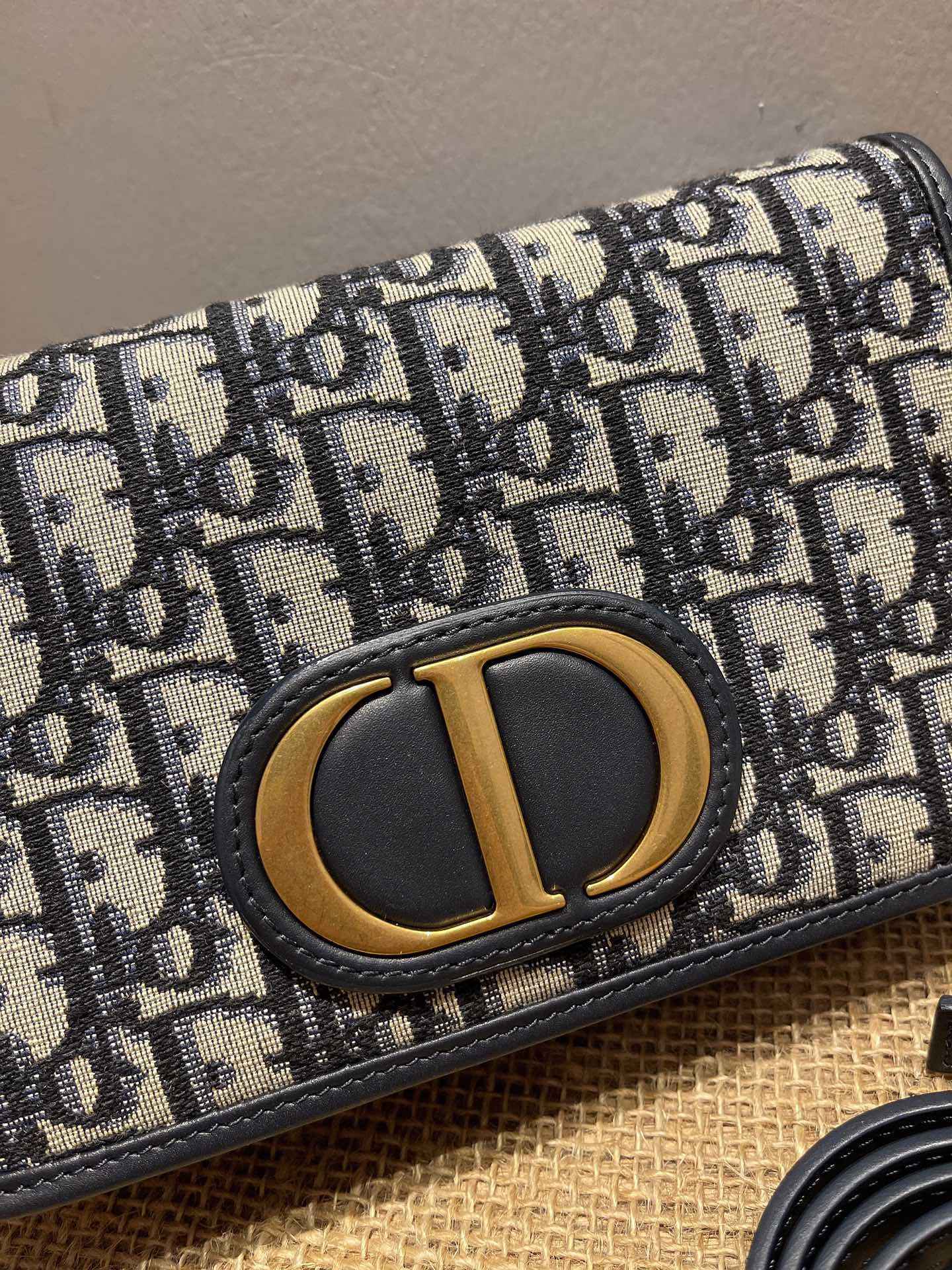 Dior S2086 30 Montaigne Pouch Oblique Blue - Default Title - View 4