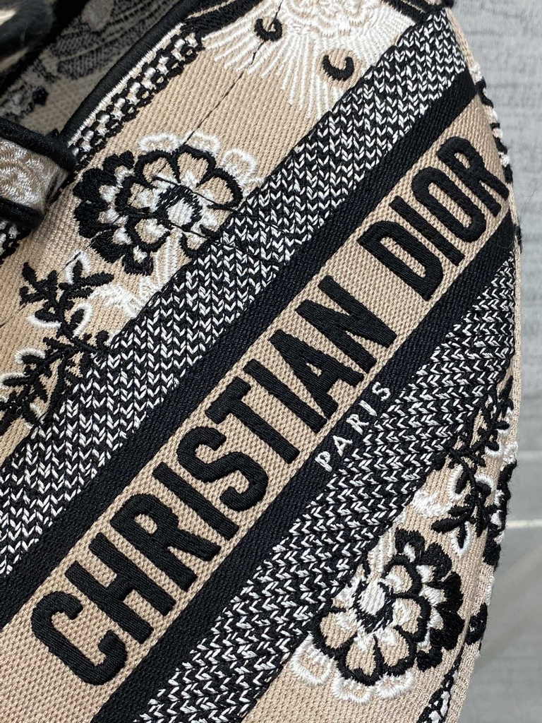 Dior Saddle Bag with Strap M0455 Beige Oblique Jacquard