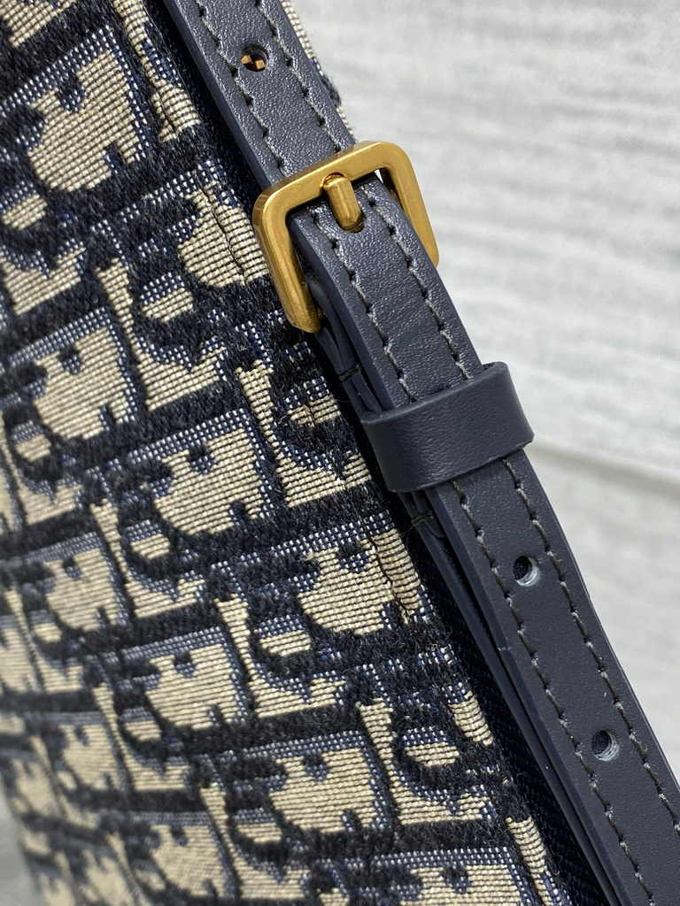 Dior Saddle Rodeo Pouch S5909 Blue Dior Oblique Jacquard