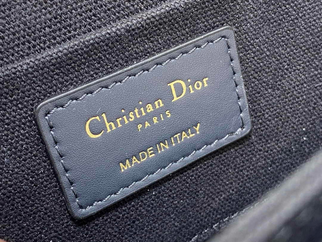Dior Small 30 Montaigne Avenue Bag Blue Oblique Jacquard M9261