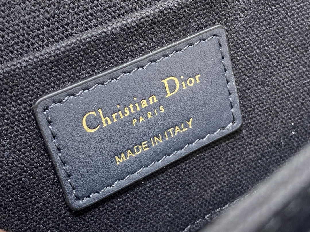 Dior Small 30 Montaigne Avenue Bag Blue Oblique Jacquard M9261